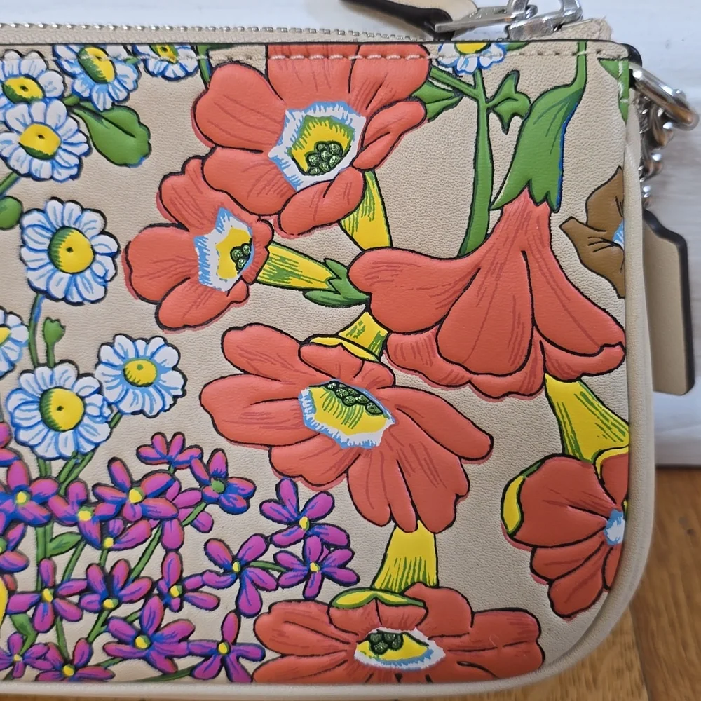 Coach, Nolita 19, Wildflower Print, Leather Beige, EUC, W's 8"W x 4.5"H x 2"D - Picture 14 of 16